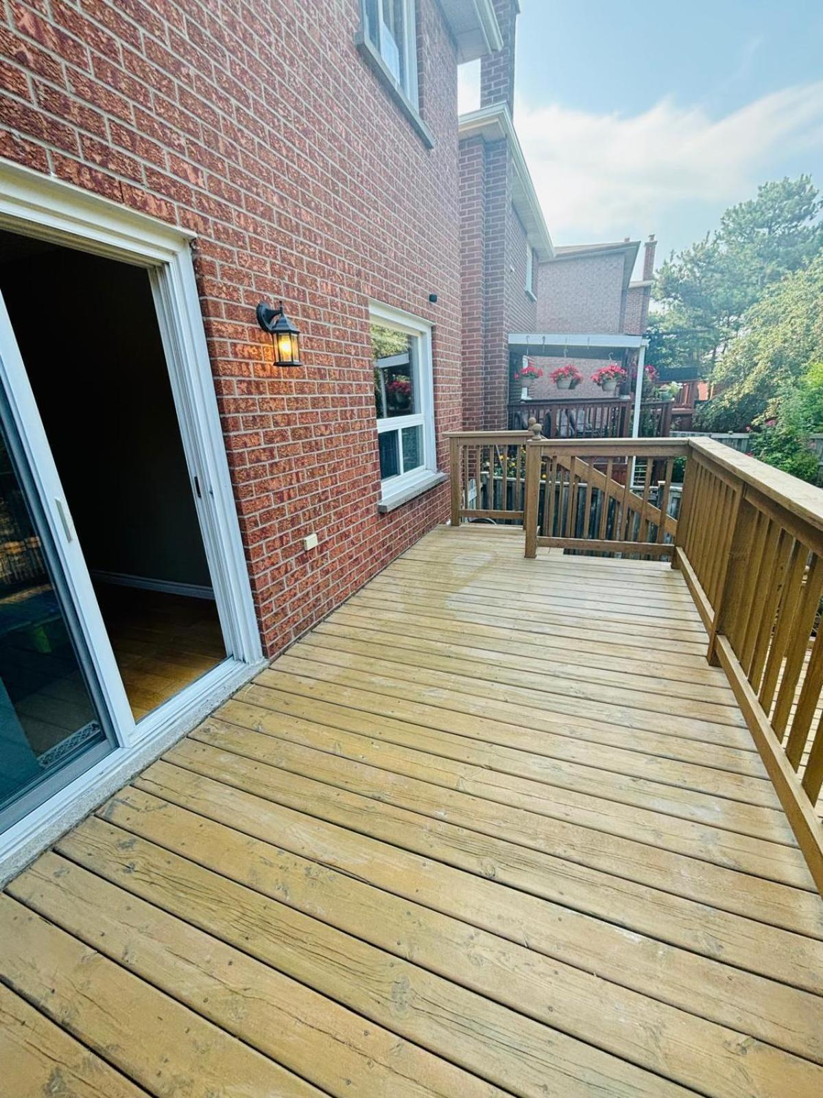 Room With Private Patio Next To Toronto Airport Миссиссага Экстерьер фото