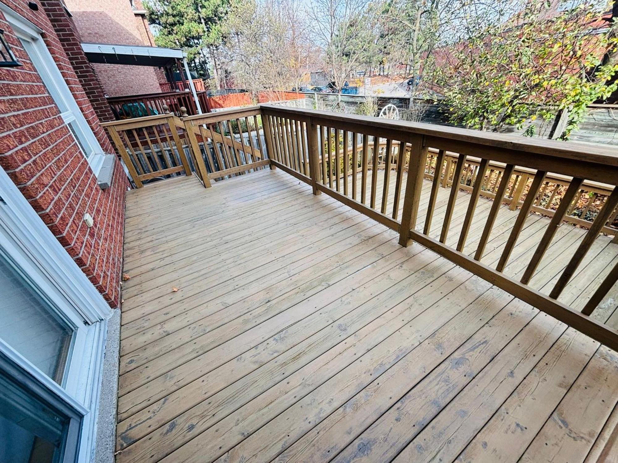 Room With Private Patio Next To Toronto Airport Миссиссага Экстерьер фото